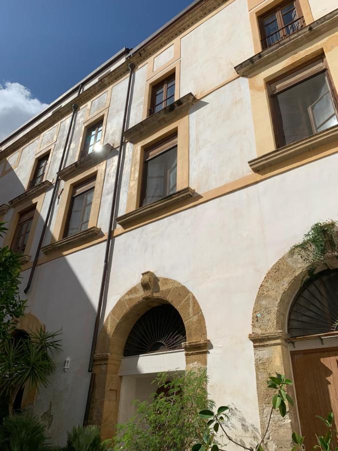 Апартаменты Palazzo Resuttana Палермо Экстерьер фото